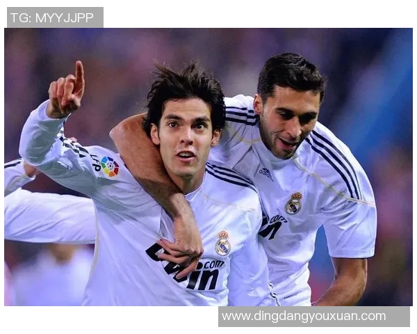 足球场上的颜值与实力双全十号球星引领潮流风尚 足球场上的颜值与实力双全十号球星引领潮流风尚